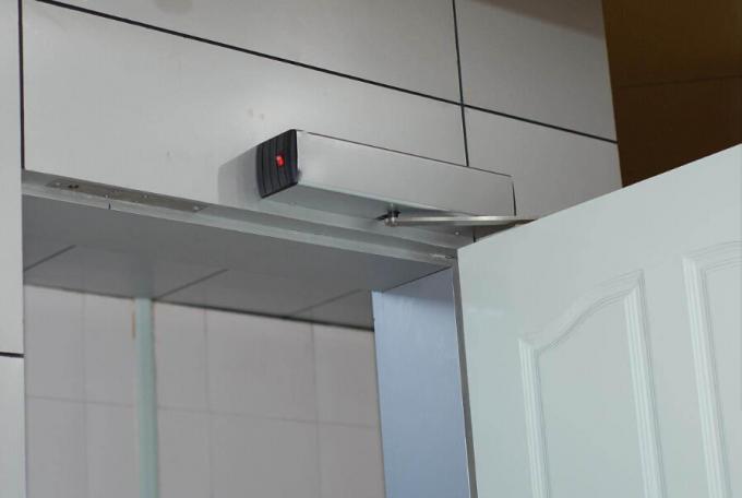 De zilveren Opener van de de Schommelingsdeur van de Metaaloppervlakte Automatische voor Schoon Zaal Röntgenstraalbewijs