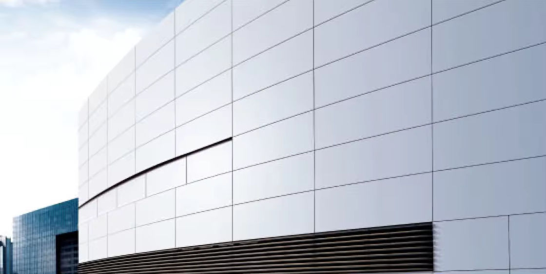 3 jaar oude gordijnwand van zilveren aluminiumfolieer met winddrukweerstand ≤ 2,5KN/m2