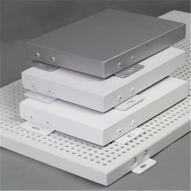 2.0 mm Gelast aluminium gordijnmuur met 800 Pa waterdichtheid Externe installatie
